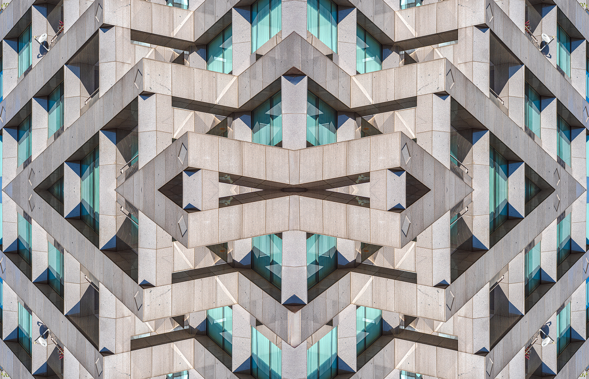  Exploring Harmonies and Symmetries: Unveiling the Beauty of the World Through Photography